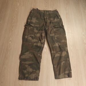 American Eagle Camo Cargo Pants Womens 8 Green Baggy Stretch Casual Y2K